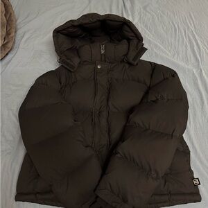 Aritzia Women's Black Shorty Super Puff